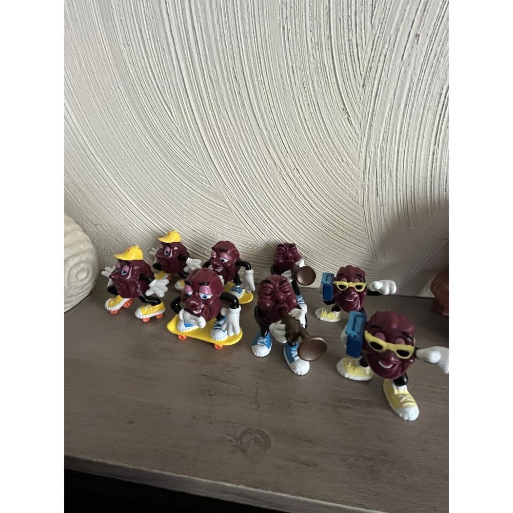 Lot of 8 Vintage 1987 1988 California Raisins PVC Figures